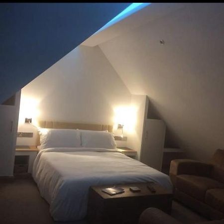 Storm Cottage B&B Hugh Town Экстерьер фото