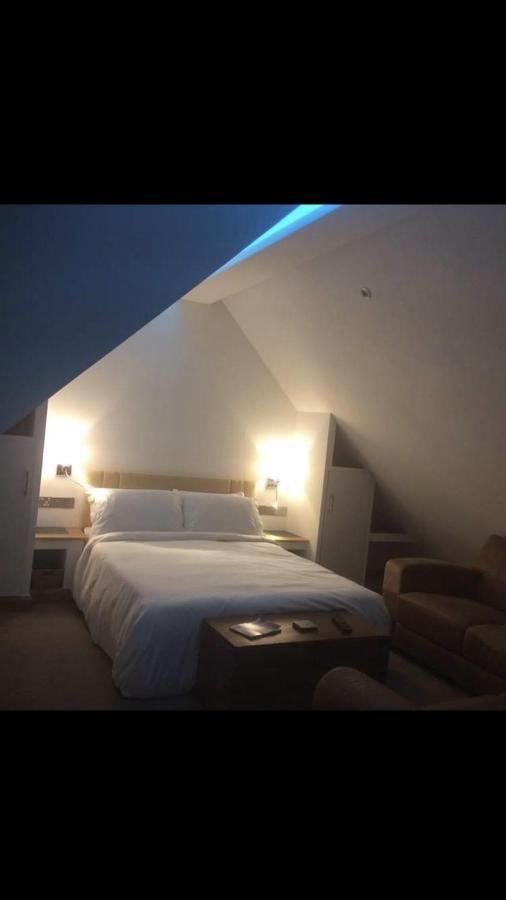 Storm Cottage B&B Hugh Town Экстерьер фото